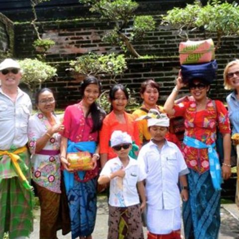 Bali – Tempelbesuch mit Opfergaben